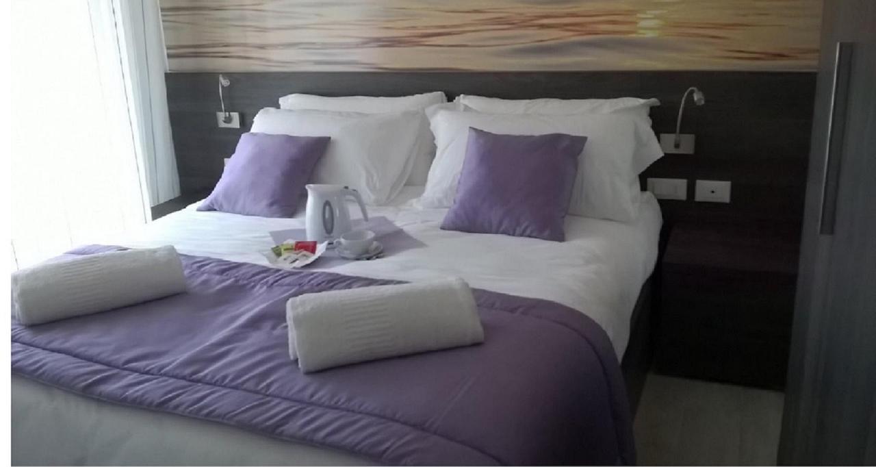 Hotel Tre Rose Caorle Exterior photo